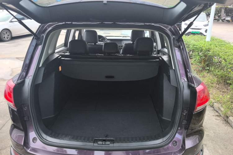 Used Zotye Domy X5 2017 Upgraded Model 1.5T CVT ZhiXian Edition Trunk