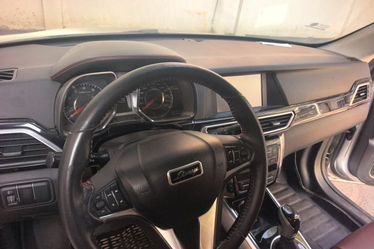 Used Zotye Domy X5 2017 Upgraded Model 1.5T CVT ZhiXian Edition Interior 1