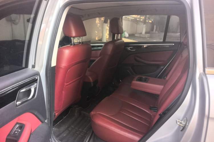 Used Zotye Domy X5 2017 Upgraded Model 1.5T CVT ZhiXian Edition Interior 4