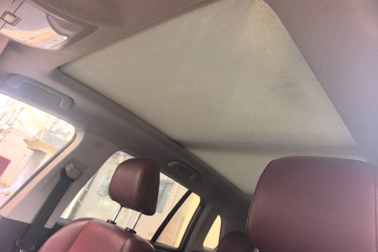 Used Zotye Domy X5 2017 Upgraded Model 1.5T CVT ZhiXian Edition Interior 6