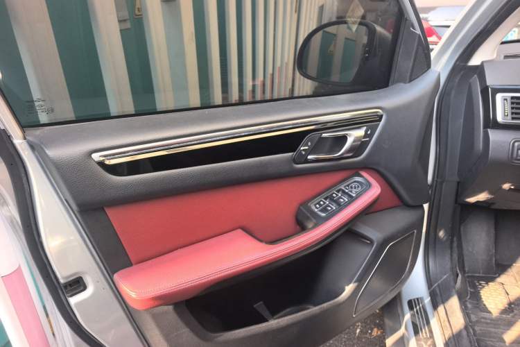 Used Zotye Domy X5 2017 Upgraded Model 1.5T CVT ZhiXian Edition Interior 8