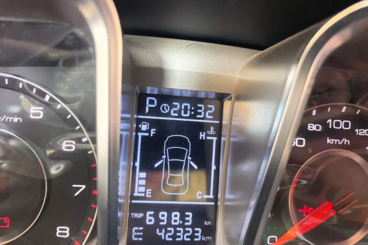 Used Zotye Domy X5 2017 Upgraded Model 1.5T CVT ZhiXian Edition Odometer Close Up