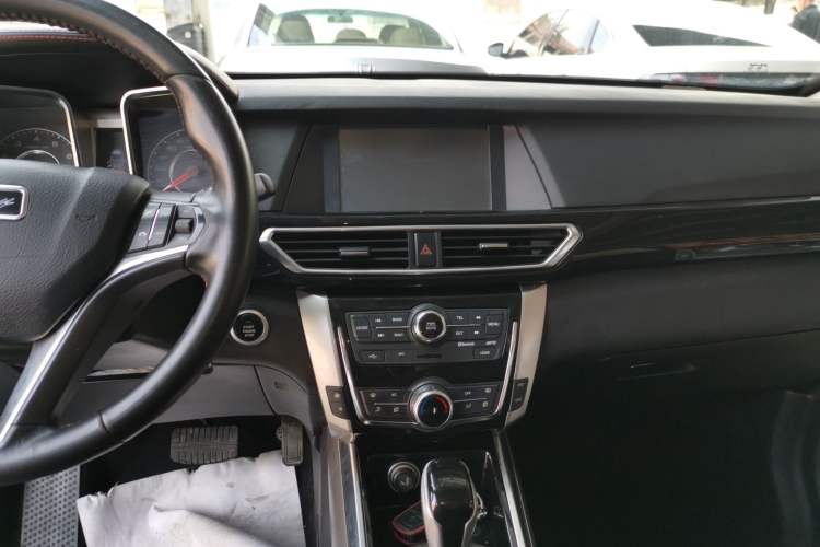 Used Zotye Domy X5 2017 Classic Edition 1.5T CVT Supreme Model Audio And AC Panel