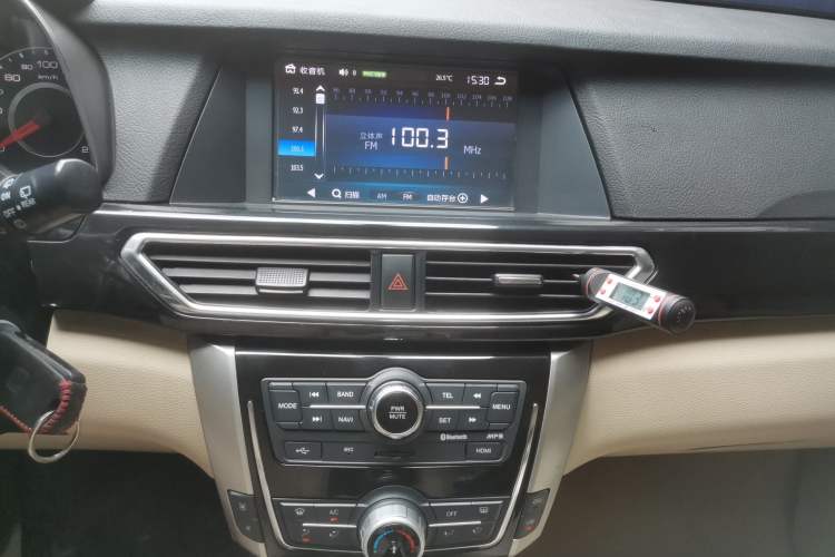 Used Zotye Domy X5 2017 Upgraded Model 1.5T Manual Luxury Version Audio And AC Panel