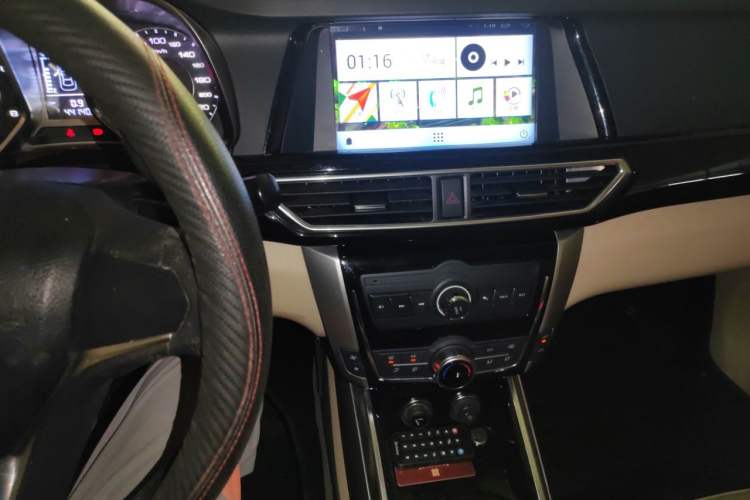 Used Zotye Domy X5 2017 Value Edition 1.6L Manual Fashion Model Audio And AC Panel