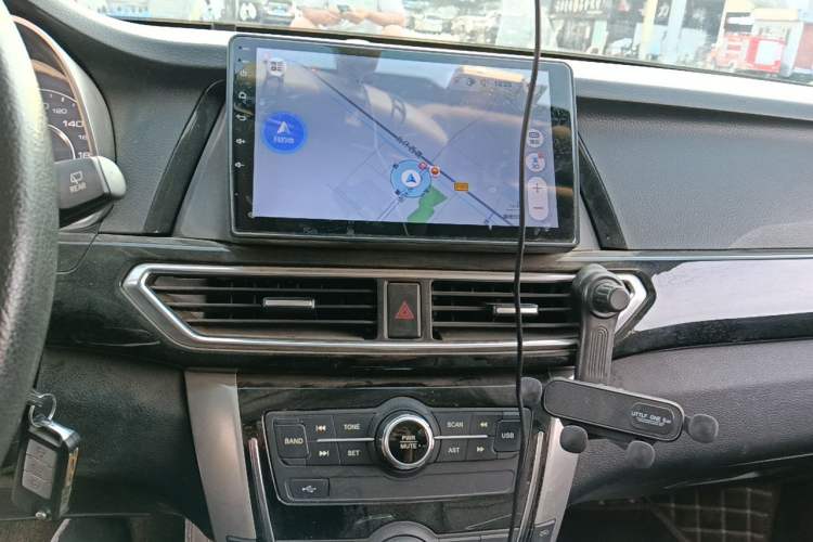 Used Zotye Domy X5 2017 Value Edition 1.6L Manual Fashion Model Audio And AC Panel