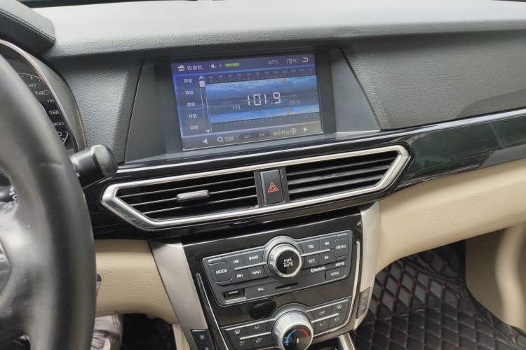 Used Zotye Domy X5 2017 Upgraded Model 1.5T Manual Luxury Version Audio And AC Panel