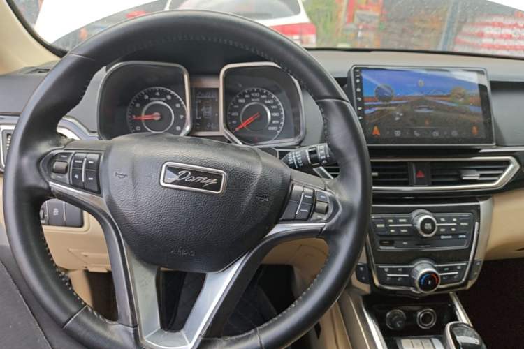 Used Zotye Domy X5 2017 Upgraded Model 1.5T CVT Landlord Edition Center Console