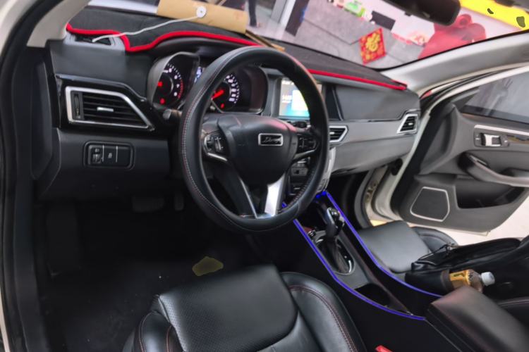 Used Zotye Domy X5 2017 Upgraded Model 1.5T CVT Governor Edition Center Console