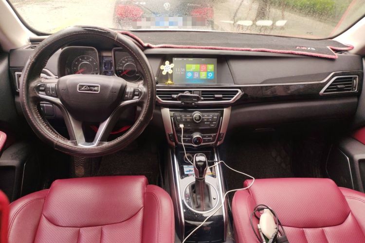 Used Zotye Domy X5 2017 Upgraded Model 1.5T CVT Landlord Edition Center Console