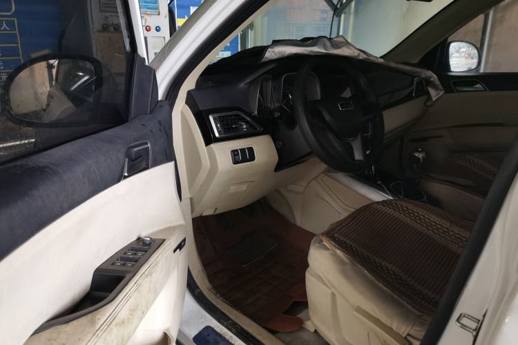 Used Zotye Domy X5 2017 Value Edition 1.6L Manual Fashion Model Driver Seat