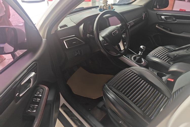 Used Zotye Domy X5 2017 Upgraded Model 1.5T Manual Luxury Edition Driver Seat
