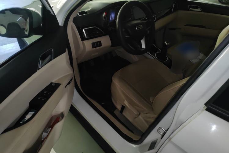 Used Zotye Domy X5 2017 Value Edition 1.6L Manual Fashion Model Driver Seat