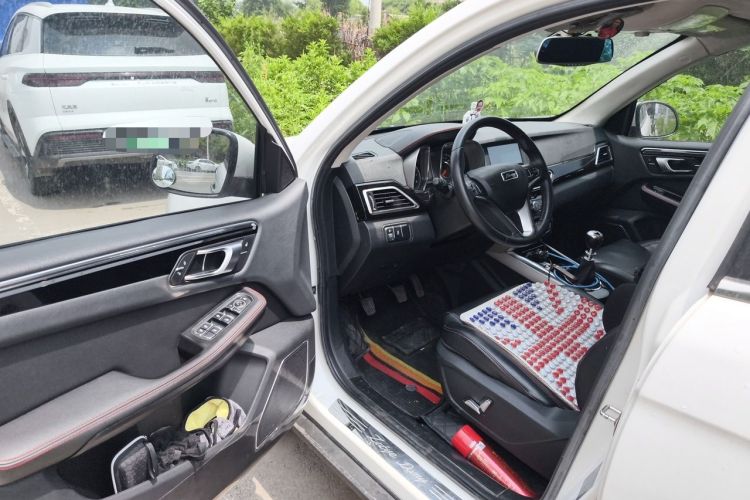Used Zotye Domy X5 2017 Upgraded Model 1.5T Manual Supreme Edition Driver Seat