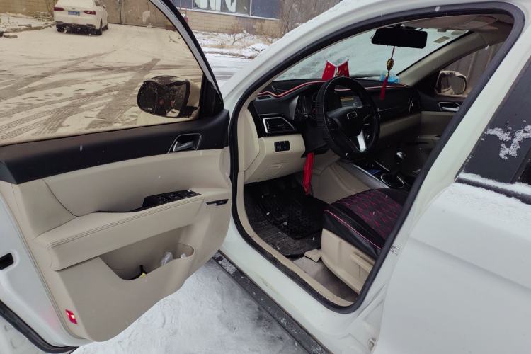 Used Zotye Domy X5 2017 Value Edition 1.6L Manual Fashion Model Driver Seat