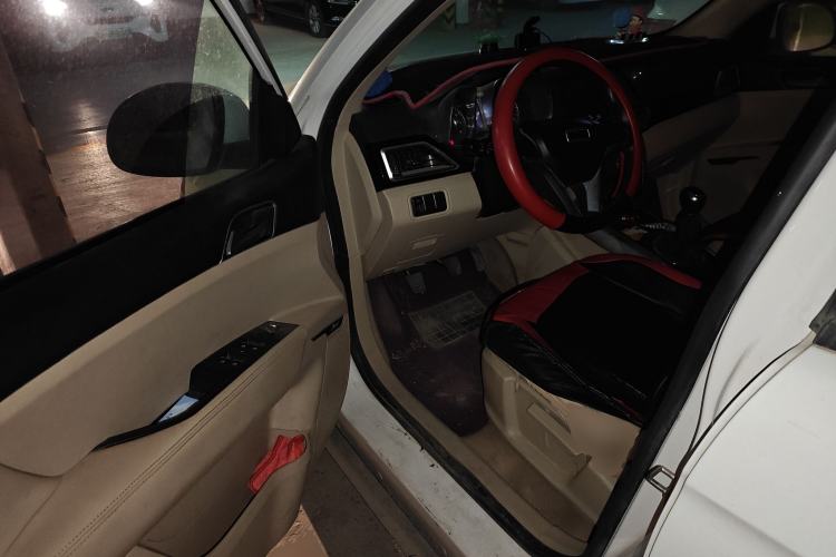 Used Zotye Domy X5 2017 Value Edition 1.6L Manual Fashion Model Driver Seat
