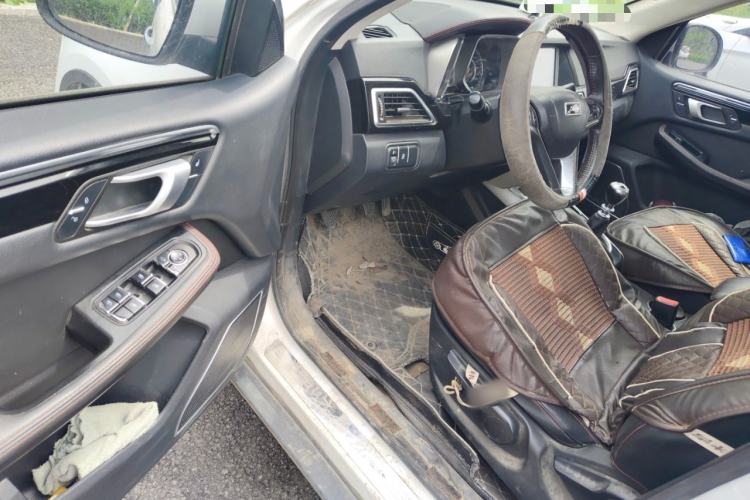 Used Zotye Domy X5 2017 Upgraded Model 1.5T Manual Luxury Edition Driver Seat