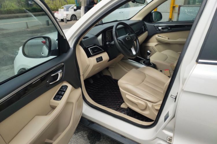 Used Zotye Domy X5 2017 Upgraded Model 1.5T Manual Luxury Version Driver Seat
