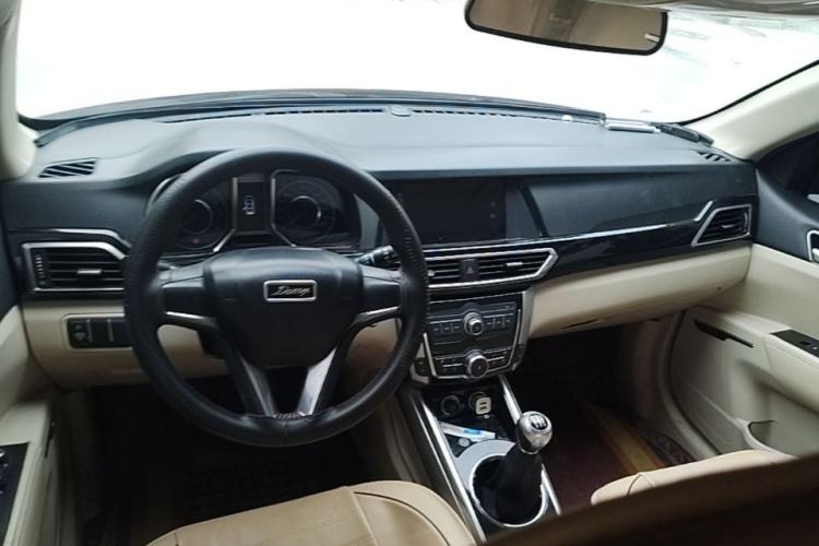 Used Zotye Domy X5 2017 Value Edition 1.6L Manual Comfort Model Driver Seat