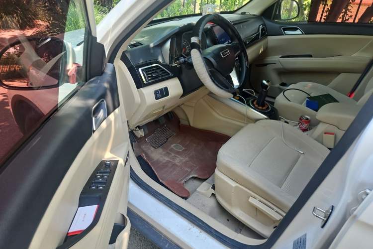 Used Zotye Domy X5 2017 Value Edition 1.6L Manual Comfort Model Driver Seat