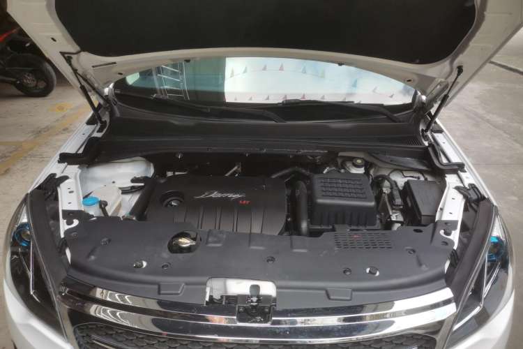 Used Zotye Domy X5 2017 Upgraded Model 1.5T Manual Luxury Version Engine Bay