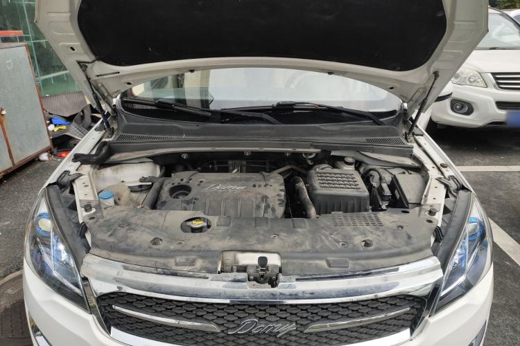 Used Zotye Domy X5 2017 Upgraded Model 1.5T Manual Luxury Version Engine Bay