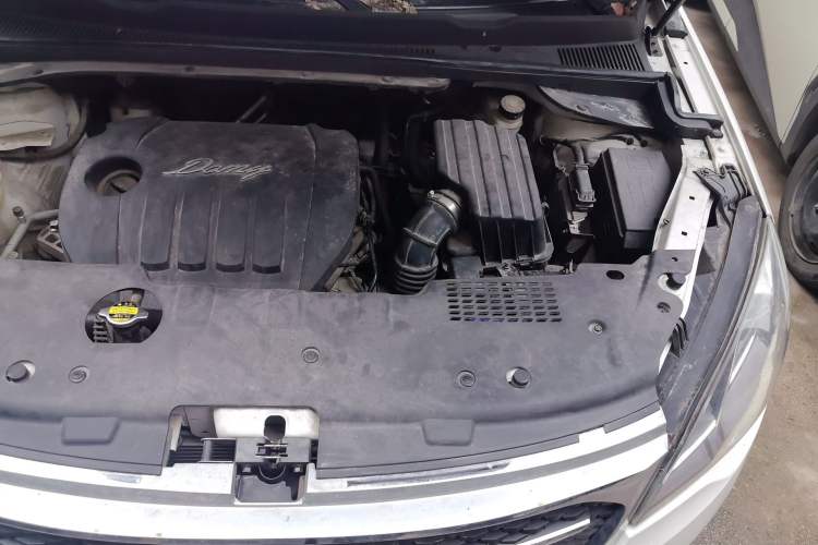 Used Zotye Domy X5 2017 Value Edition 1.6L Manual Fashion Model Engine Bay Left