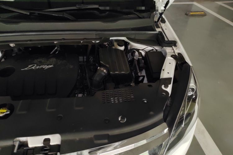 Used Zotye Domy X5 2017 Value Edition 1.6L Manual Fashion Model Engine Bay Left