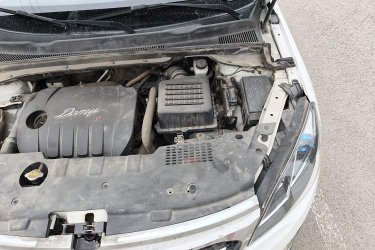 Used Zotye Domy X5 2017 Upgraded Model 1.5T Manual Supreme Edition Engine Bay Left
