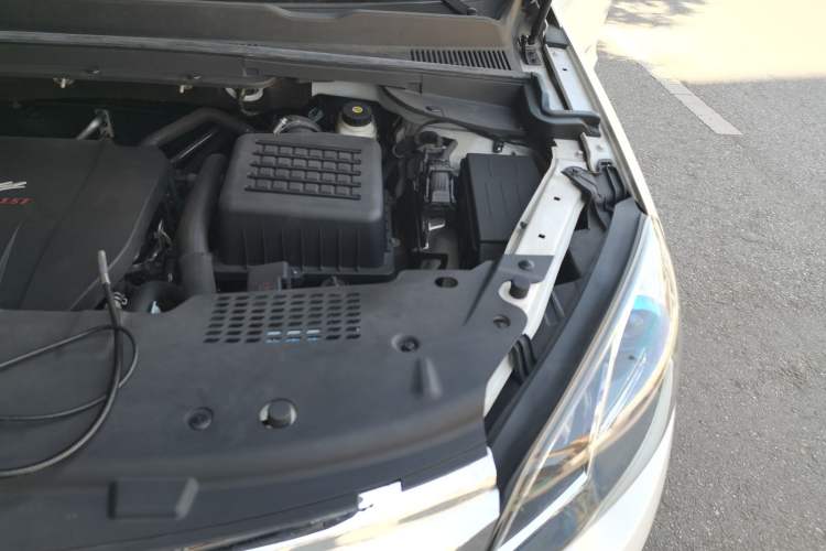Used Zotye Domy X5 2017 Platinum Edition 1.5T Manual Luxury Model Engine Bay Left