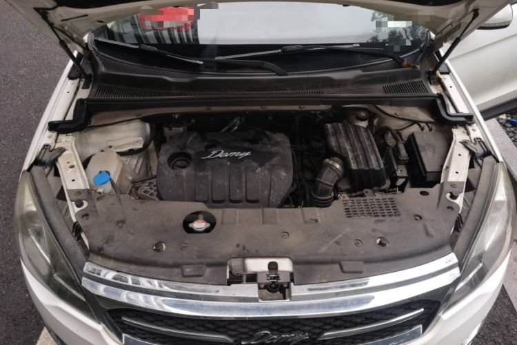 Used Zotye Domy X5 2017 Value Edition 1.6L Manual Comfort Model Engine Bay