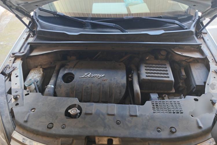 Used Zotye Domy X5 2017 Upgraded Model 1.5T Manual Luxury Version Engine Bay