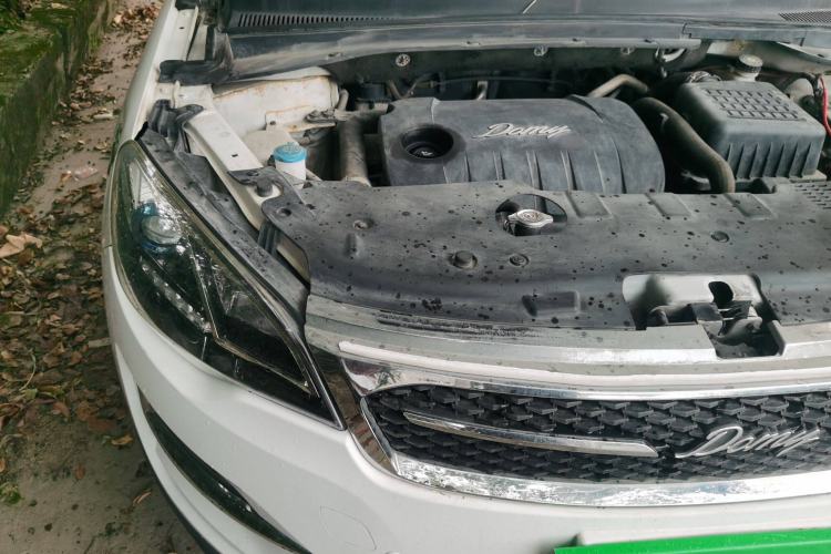 Used Zotye Domy X5 2017 Upgraded Model 1.5T CVT Landlord Edition Engine Bay Right