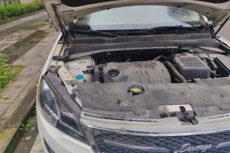 Used Zotye Domy X5 2017 Upgraded Model 1.5T CVT Landlord Edition Engine Bay Right