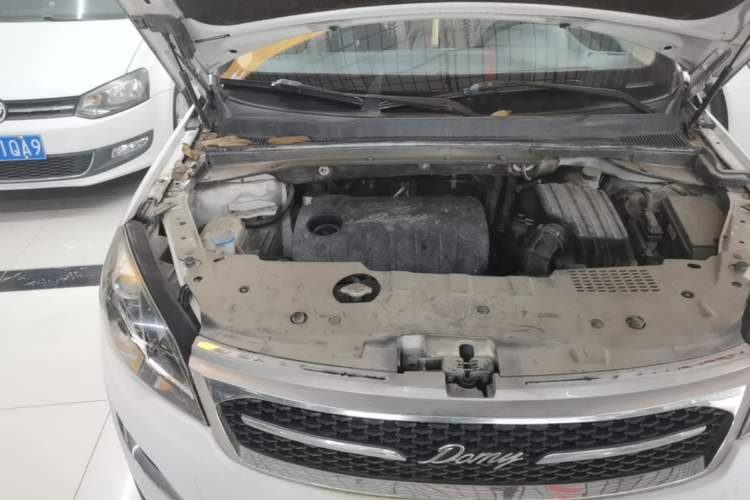 Used Zotye Domy X5 2017 Value Edition 1.6L Manual Comfort Model Engine Bay Right