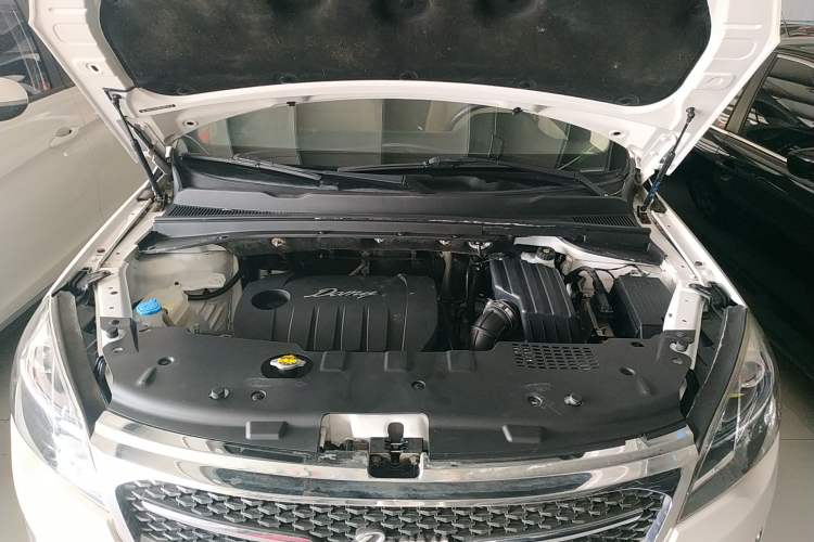 Used Zotye Domy X5 2017 Value Edition 1.6L Manual Comfort Model Engine Bay