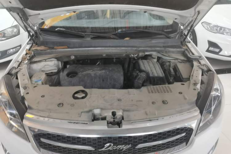 Used Zotye Domy X5 2017 Value Edition 1.6L Manual Comfort Model Engine Bay