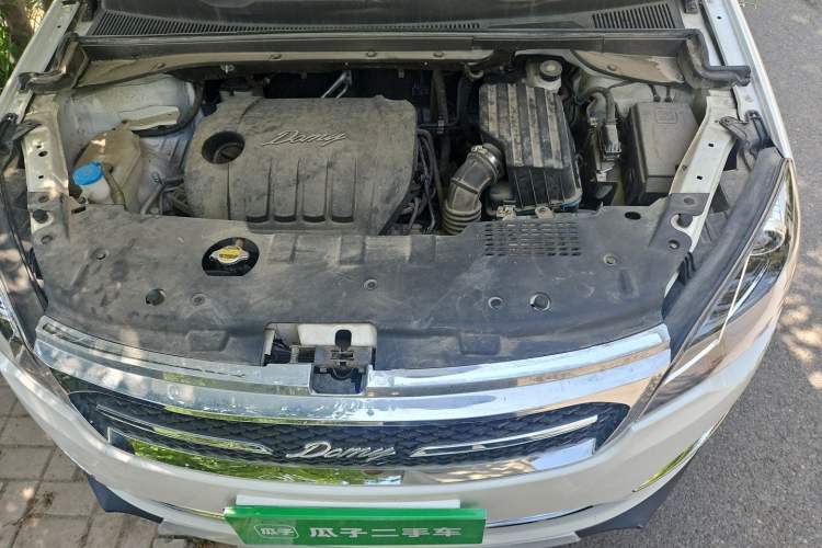 Used Zotye Domy X5 2017 Value Edition 1.6L Manual Comfort Model Engine Bay