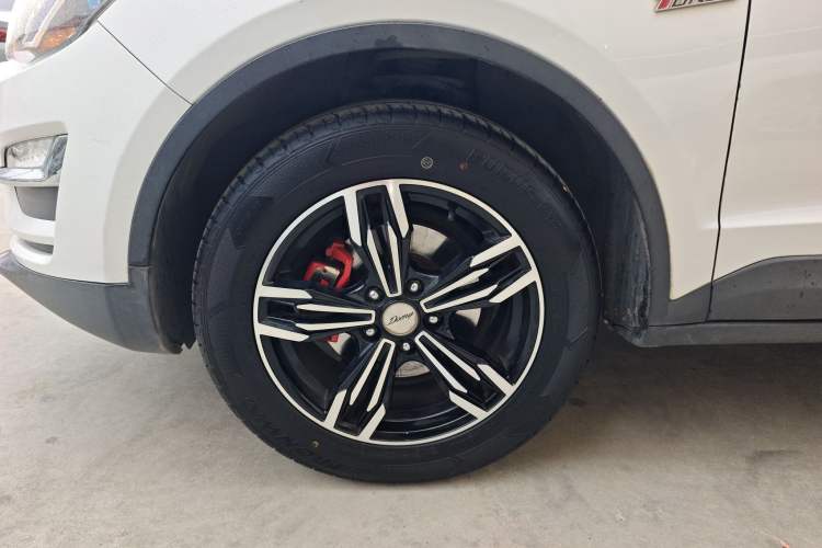 Used Zotye Domy X5 2017 Upgraded Model 1.5T Manual Luxury Version Exterior 1
