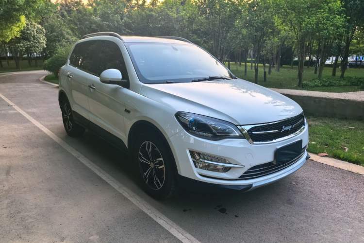 Used Zotye Domy X5 2017 Platinum Edition 1.5T Manual Luxury Model Exterior 2