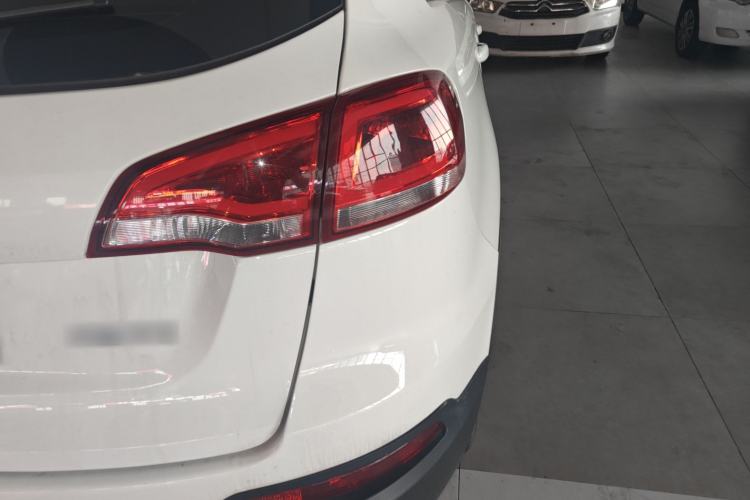Used Zotye Domy X5 2017 Upgraded Model 1.5T Manual Luxury Version Exterior 3