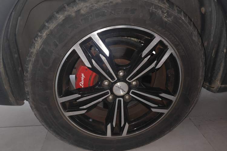 Used Zotye Domy X5 2017 Upgraded Model 1.5T Manual Luxury Version Exterior 4