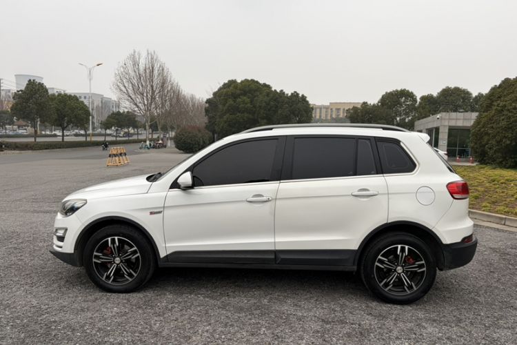 Used Zotye Domy X5 2017 Upgraded Model 1.5T Manual Luxury Version Exterior 4