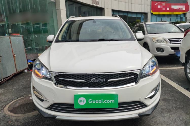 Used Zotye Domy X5 2017 Upgraded Model 1.5T Manual Luxury Version Front