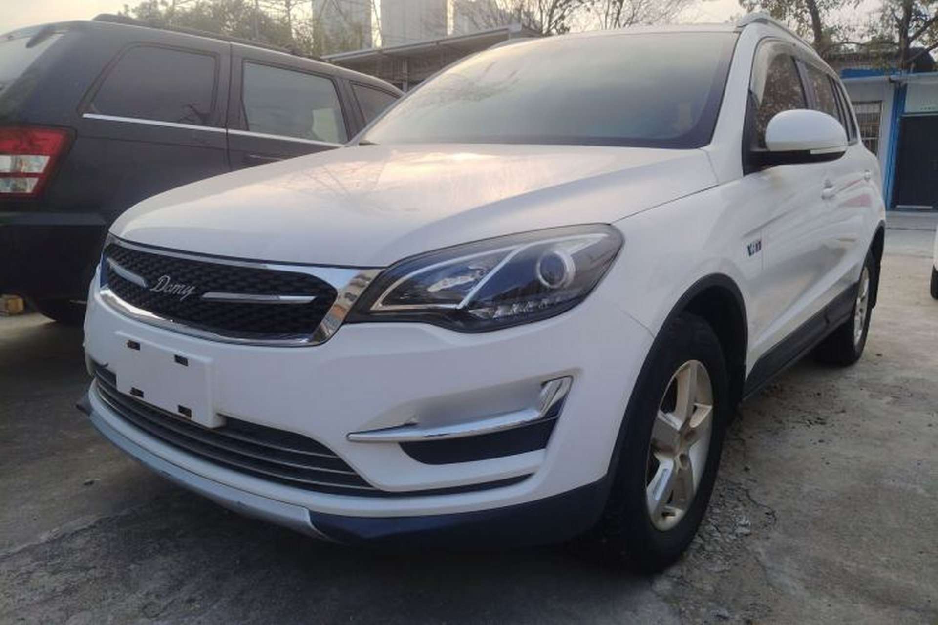 Used Zotye Domy X5 2017 Value Edition 1.6L Manual Fashion Model Front Left 45 Deg