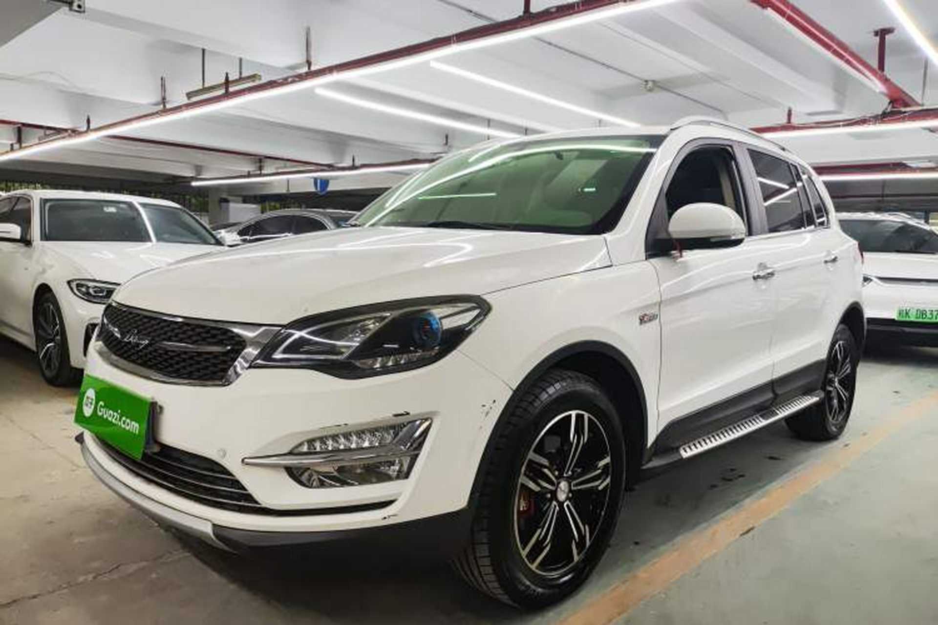 Used Zotye Domy X5 2017 Upgraded Model 1.5T Manual Luxury Edition Front Left 45 Deg