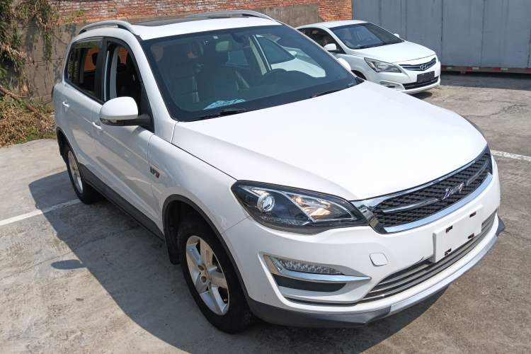 Used Zotye Domy X5 2017 Value Edition 1.6L Manual Fashion Model Front Right 45 Deg