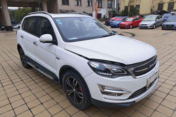 Used Zotye Domy X5 2017 Upgraded Model 1.5T CVT Governor Edition Front Right 45 Deg