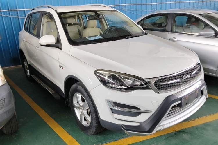 Used Zotye Domy X5 2017 Value Edition 1.6L Manual Comfort Model Front Right 45 Deg