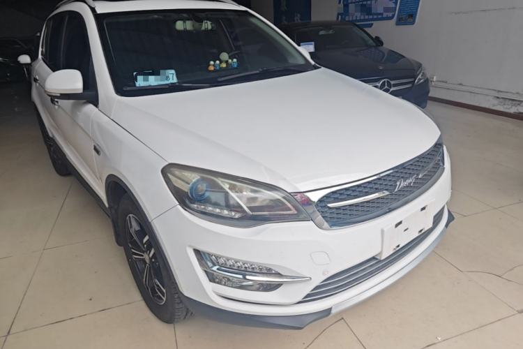 Used Zotye Domy X5 2017 Upgraded Model 1.5T Manual Luxury Edition Front Right 45 Deg